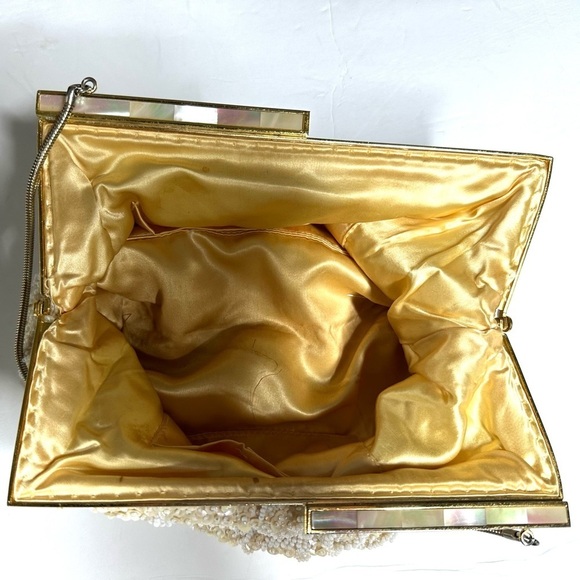 COPY - Vintage 1960s Handbag with Lucite Trim - Picture 5 of 6